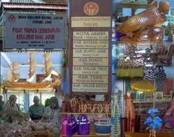 Description: http://www.kotajambi.go.id/id/pariwisata/objwisata/dkranasda.jpg
